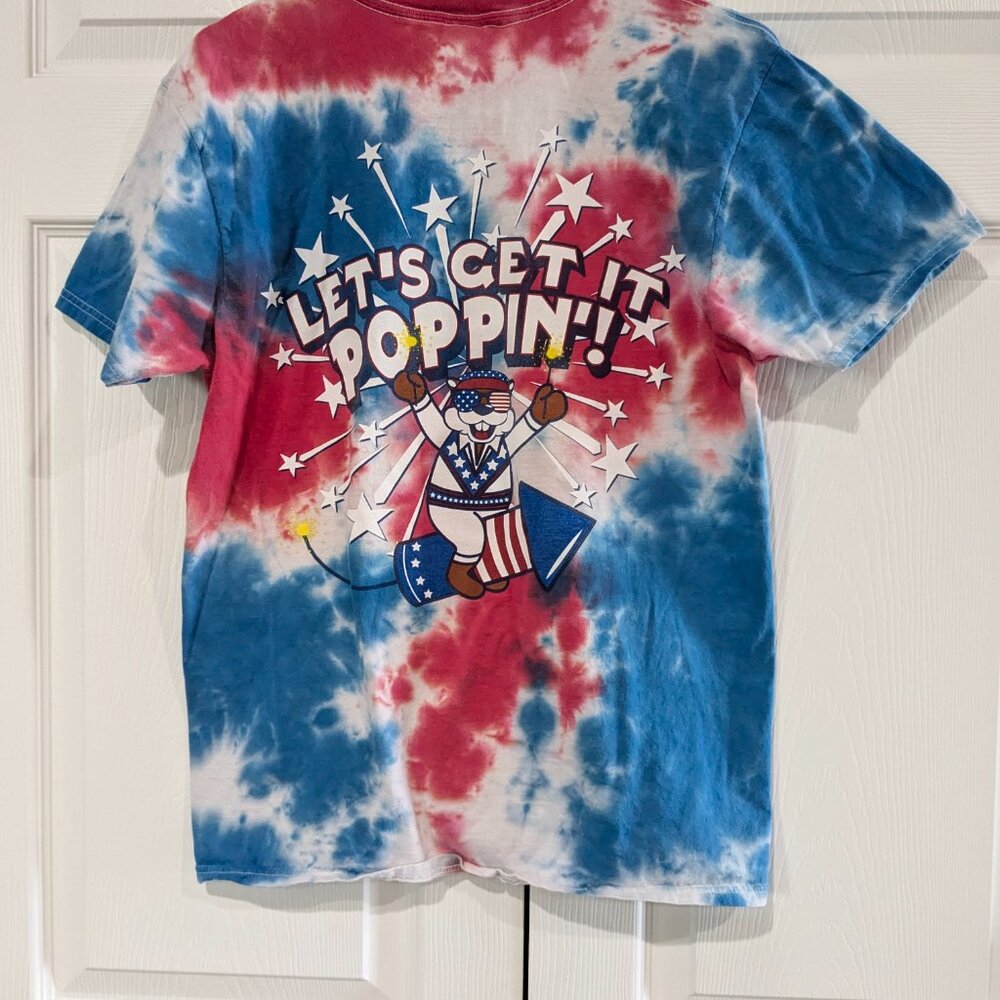 Buc-ee’s Tie Dye 4th of July T-Shirt Let's Get It Poppin' Red White Blue Medium - Picture 9 of 16